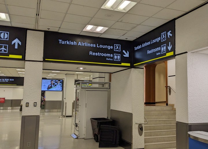 Turkish Airlines stairs or chair lift to second floor