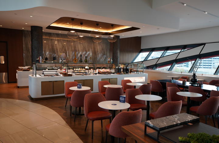 dining area, with buffet in the background.